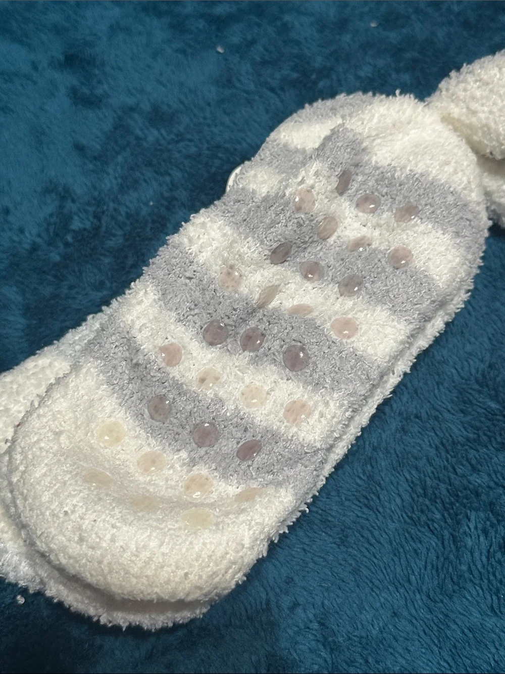Cozy Fuzzy No-Show Socks - White and Light Gray